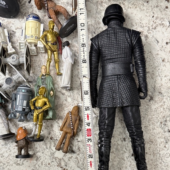 Star Wars Action Figures Set - Black, White, Brown - Picture 5 of 9